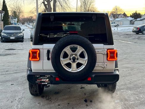 Used 2021 Jeep Wrangler Unlimited Sport image 19