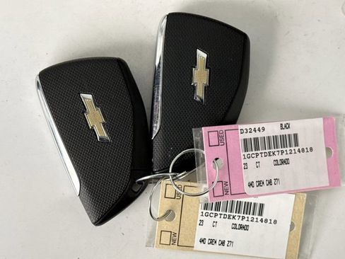 Used 2023 Chevrolet Colorado Z71 w/ Z71 Convenience Package 2 image 9