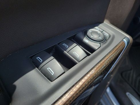 Used 2020 Chevrolet Silverado 1500 LT w/ Convenience Package image 11