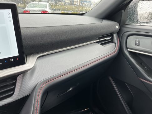 Used 2025 Ford Explorer ST-Line w/ ST-Line Street Pack image 23