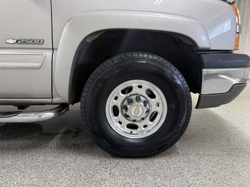 Used 2004 Chevrolet Silverado 2500 LT w/ Skid Plate Package AWD/4WD image 36
