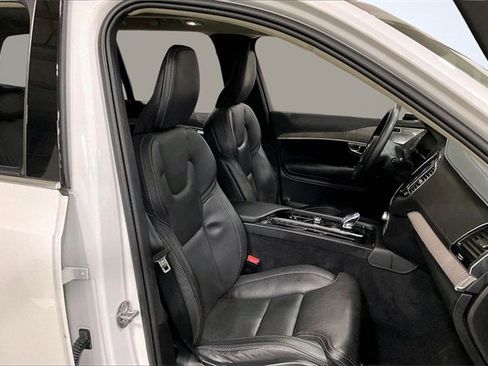 Certified 2023 Volvo XC90 B6 Ultimate w/ Lounge Package image 8