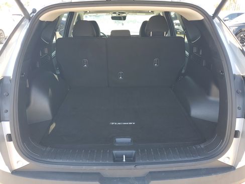 Used 2022 Hyundai Tucson SEL w/ Cargo Package image 8