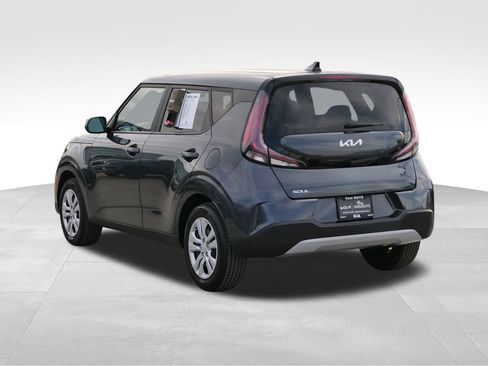 Used 2023 Kia Soul LX image 6