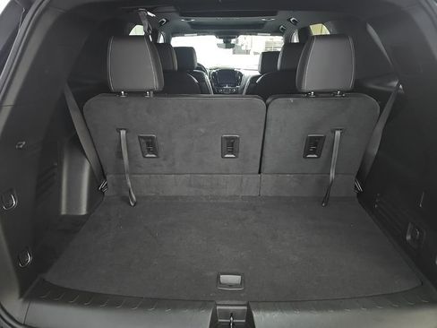 Used 2023 Chevrolet Traverse LT w/ LT Premium Package AWD/4WD image 12