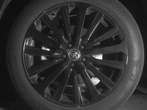 Used 2025 Toyota Highlander XSE image 12