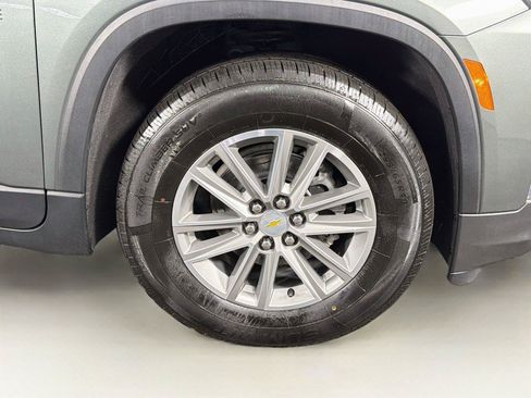 Used 2022 Chevrolet Traverse LT FWD image 35