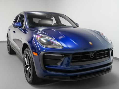 Used 2025 Porsche Macan image 15