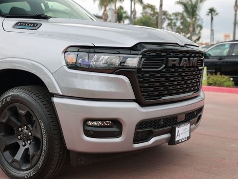 New 2026 RAM 1500 4x4 Crew Cab image 7