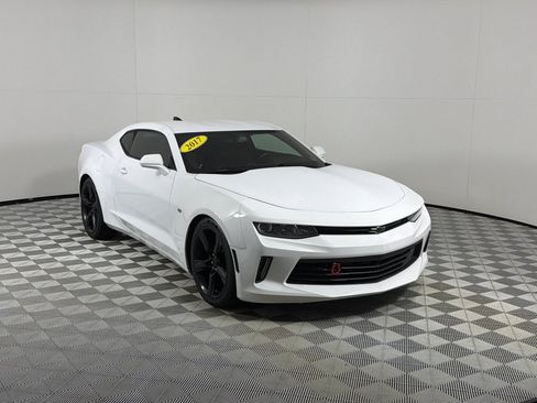 Used 2017 Chevrolet Camaro LT RWD image 3
