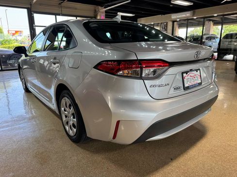 Used 2021 Toyota Corolla LE FWD image 5