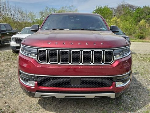 Used 2024 Jeep Wagoneer L Series II w/ Flexible Seating Group image 2
