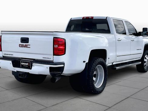 Used 2016 GMC Sierra 3500 Denali w/ Duramax Plus Package image 10
