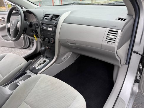 Used 2010 Toyota Corolla LE image 23