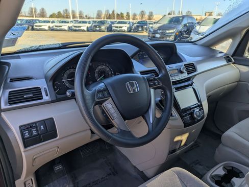Used 2014 Honda Odyssey EX image 10