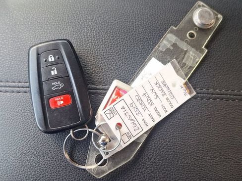 Used 2019 Toyota RAV4 XLE Premium w/ Advanced Technology Package FWD image 28