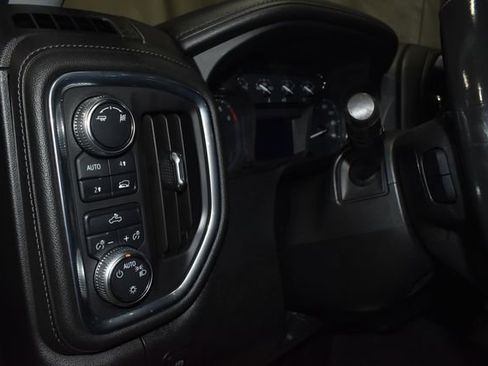 Used 2019 GMC Sierra 1500 SLE w/ SLE Value Package image 29