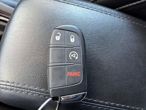 Used 2025 Jeep Compass Limited AWD/4WD image 25