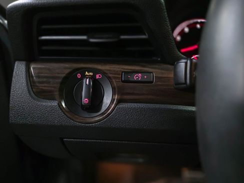 Used 2022 Volkswagen Passat 2.0T image 27