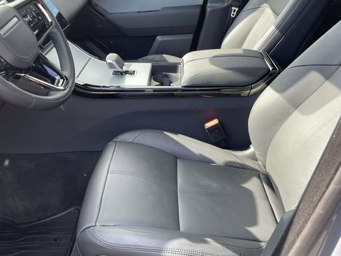 Used 2025 Land Rover Range Rover Velar S image 9