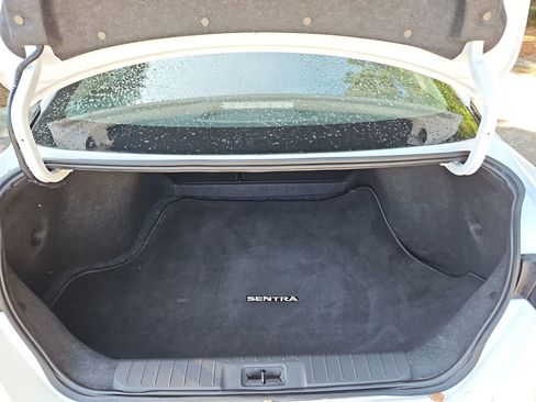 Used 2024 Nissan Sentra SV FWD image 27