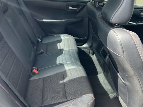 Used 2016 Toyota Camry SE image 18