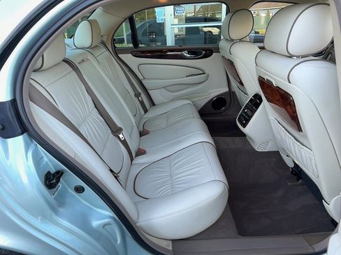 Used 2007 Jaguar XJ8 L RWD image 22