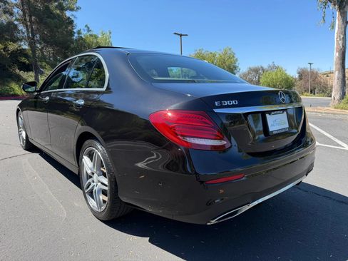 Used 2017 Mercedes-Benz E 300 4MATIC image 3