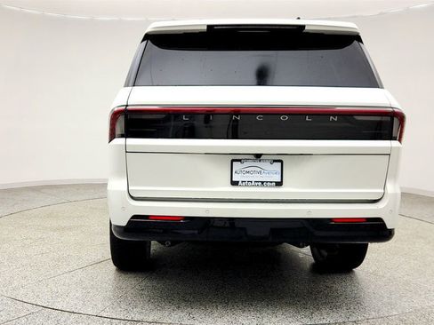Used 2025 Lincoln Navigator Reserve w/ Jet Appearance Package image 6