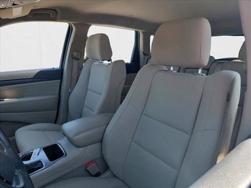 Used 2022 Jeep Grand Cherokee Laredo E image 13