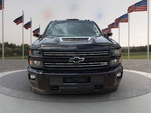 Used 2019 Chevrolet Silverado 2500 LTZ w/ Duramax Plus Package AWD/4WD image 9