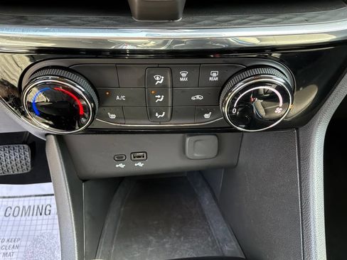 Used 2025 Buick Encore GX Sport Touring w/ Comfort Package FWD image 20