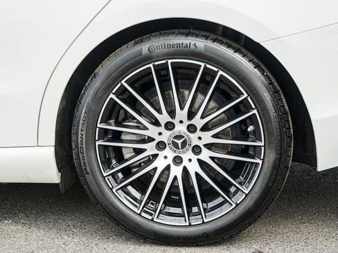 Used 2025 Mercedes-Benz C 300 4MATIC Sedan image 19