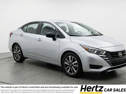 Used 2025 Nissan Versa SV image 1