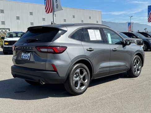 Used 2025 Ford Escape ST-Line w/ Cold Weather Package image 5