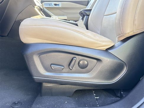 Used 2022 Ford Explorer Limited image 26