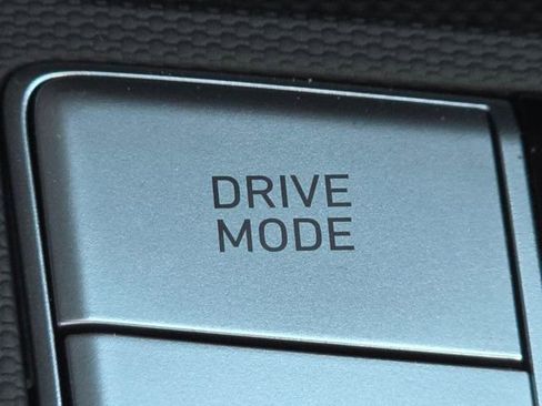 New 2025 Hyundai Elantra Sport image 14