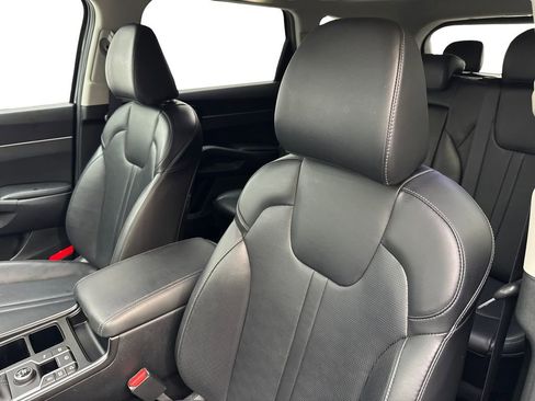 Used 2025 Kia Sorento S w/ Panoramic Sunroof Package FWD image 26