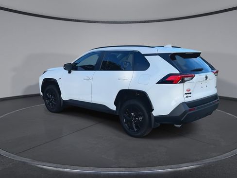 Used 2025 Toyota RAV4 XLE FWD image 6