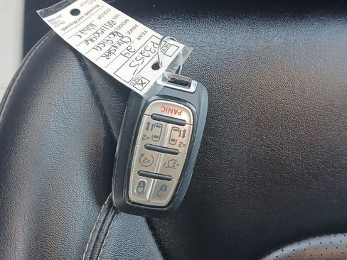 Used 2024 Chrysler Pacifica Select image 41