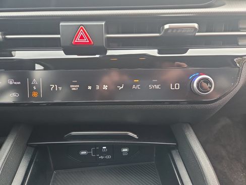 Used 2026 Kia Sportage LX FWD image 17