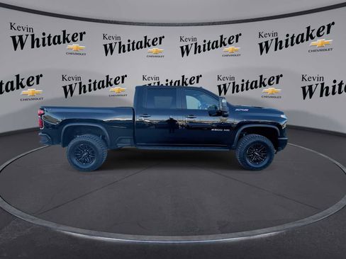 Used 2025 Chevrolet Silverado 2500 ZR2 w/ Technology Package image 9