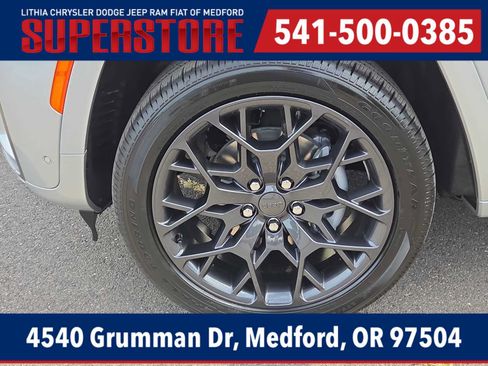 New 2026 Jeep Grand Cherokee Summit AWD/4WD image 16