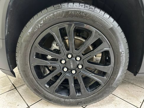 Certified 2023 GMC Acadia SLT w/ Elevation Edition image 16