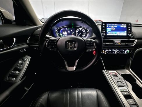 Used 2022 Honda Accord Touring image 8