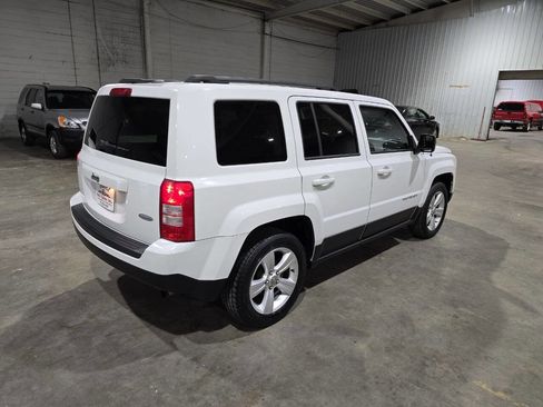 Used 2016 Jeep Patriot Latitude image 11