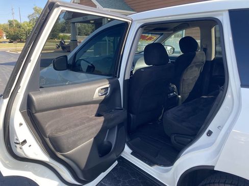 Used 2014 Nissan Pathfinder S image 17