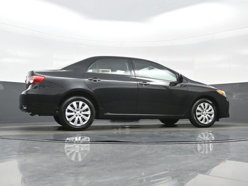 Used 2012 Toyota Corolla LE FWD image 28