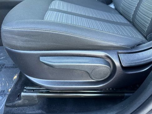 Used 2022 Kia Sorento LX FWD image 12