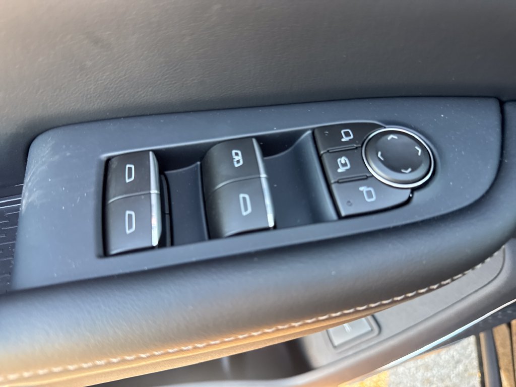 New 2027 Buick Enclave Sport Touring w/ Power Package FWD image 17